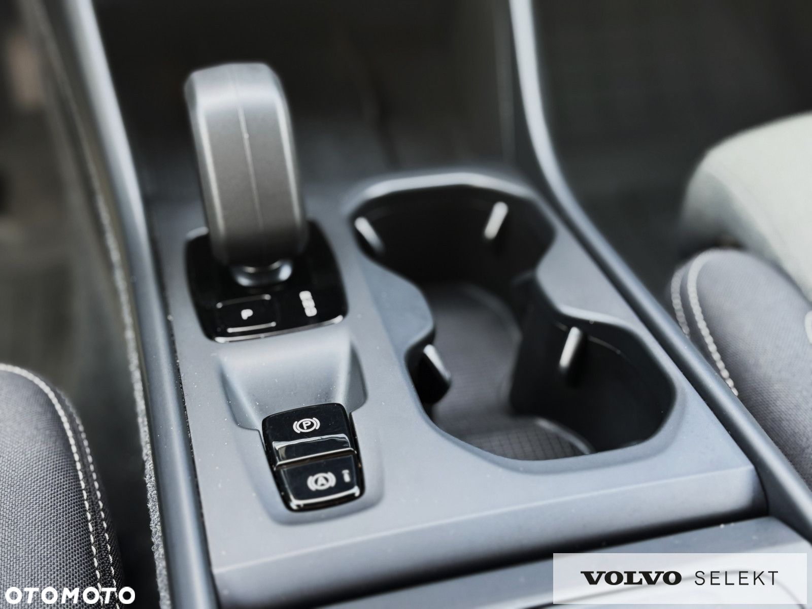 Volvo XC 40 - 18