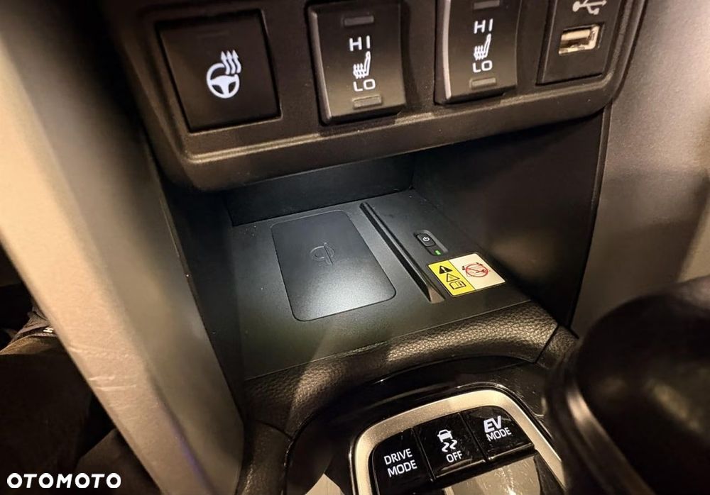 Toyota Corolla 2.0 Hybrid Executive - 24