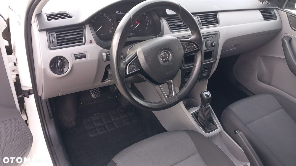Skoda RAPID 1.6 TDI DPF Edition - 28