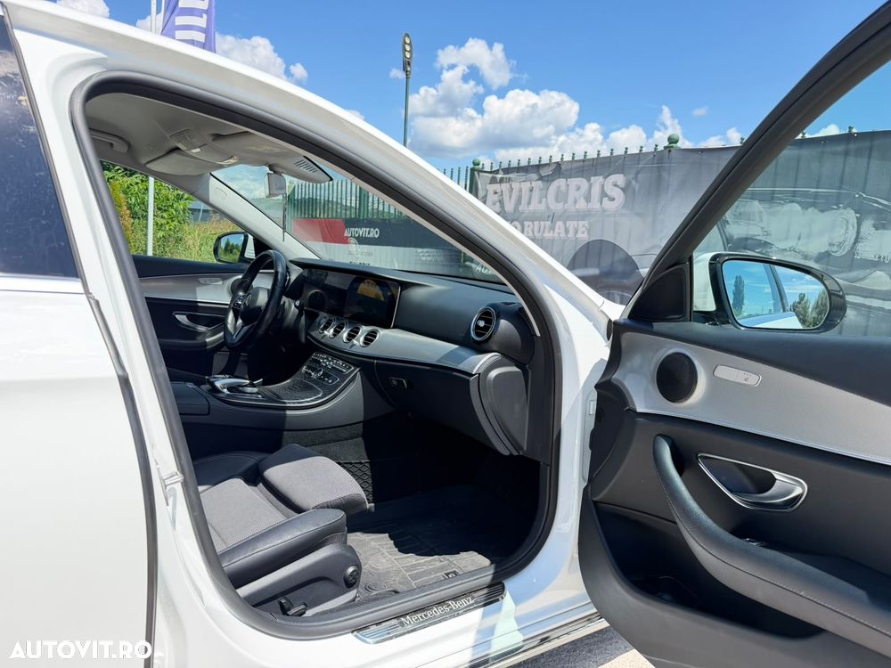 Mercedes-Benz E 300 d Aut. - 33
