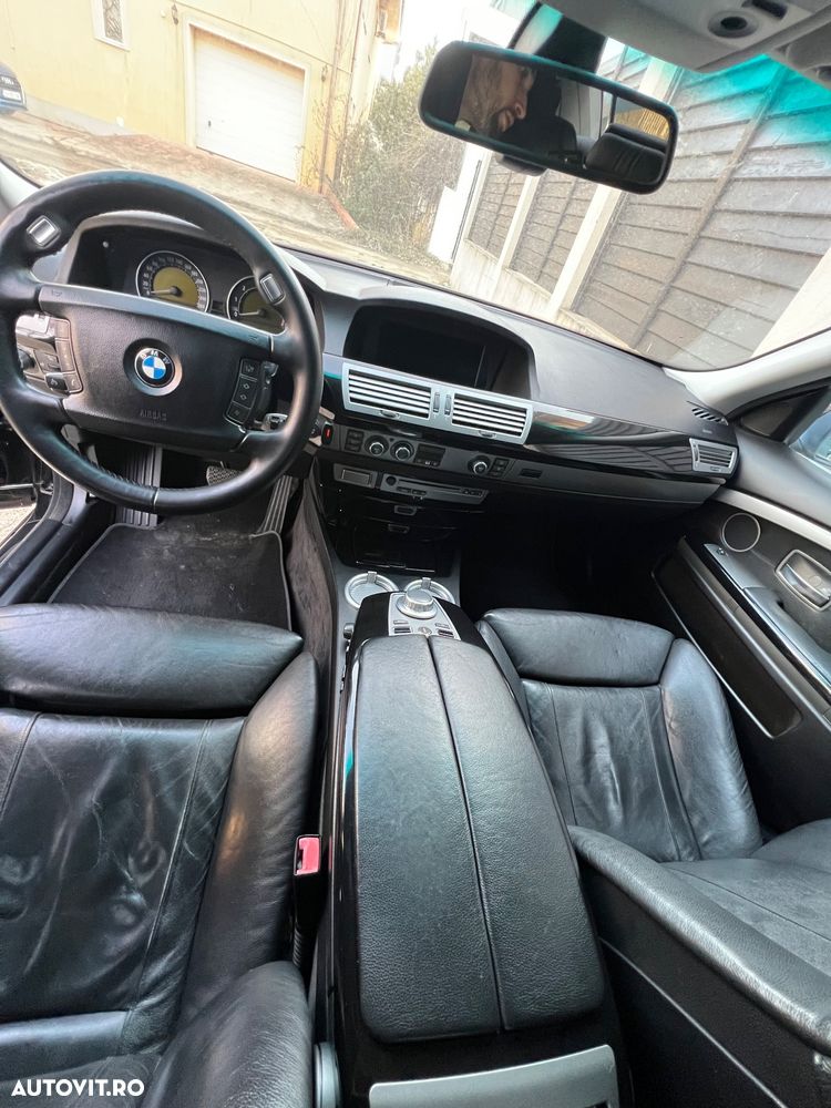 BMW Seria 7 740i A - 19