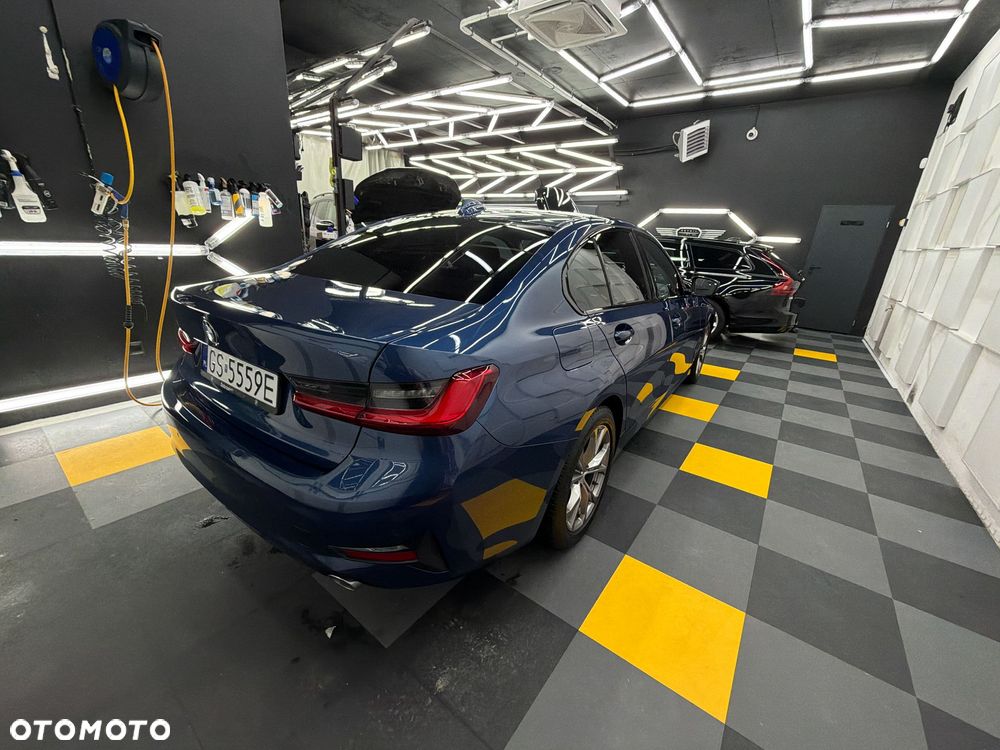 BMW Seria 3 318d Sport Line - 14