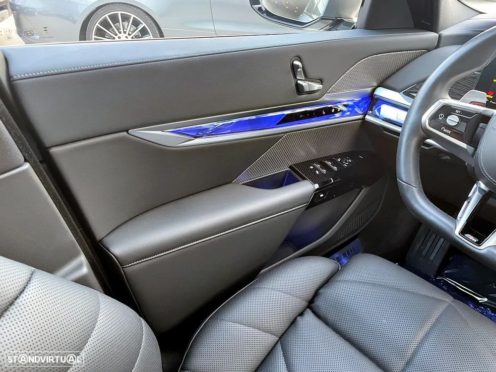 BMW 740 d xDrive Pack Desportivo M - 12