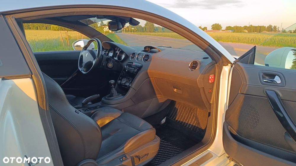 Peugeot RCZ 2.0 HDi FAP 165 - 13
