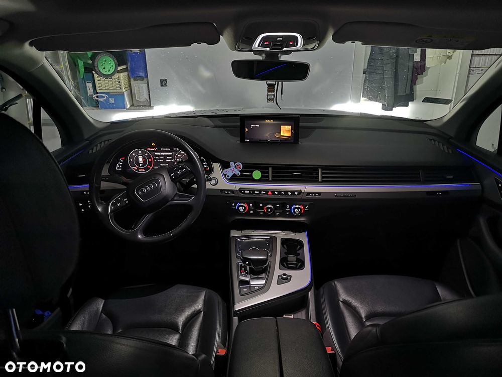 Audi Q7 - 7