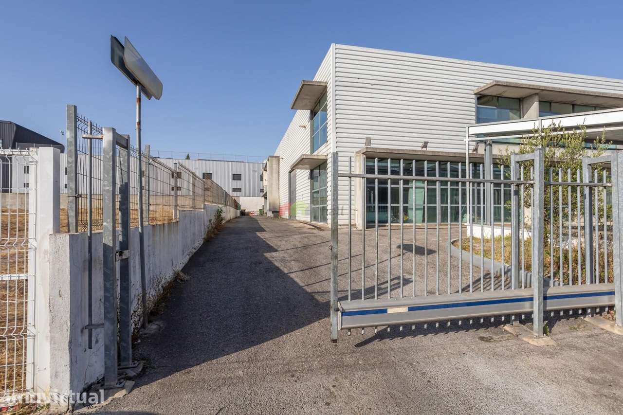 Armazém industrial com 493m2 em Corroios - Grande imagem: 3/29