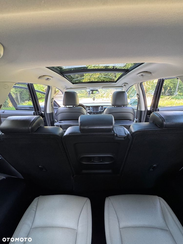 Kia Carens 1.7 CRDi L 7os - 29