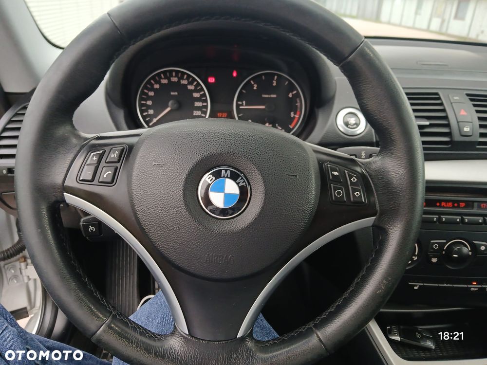 BMW Seria 1 118d DPF - 11