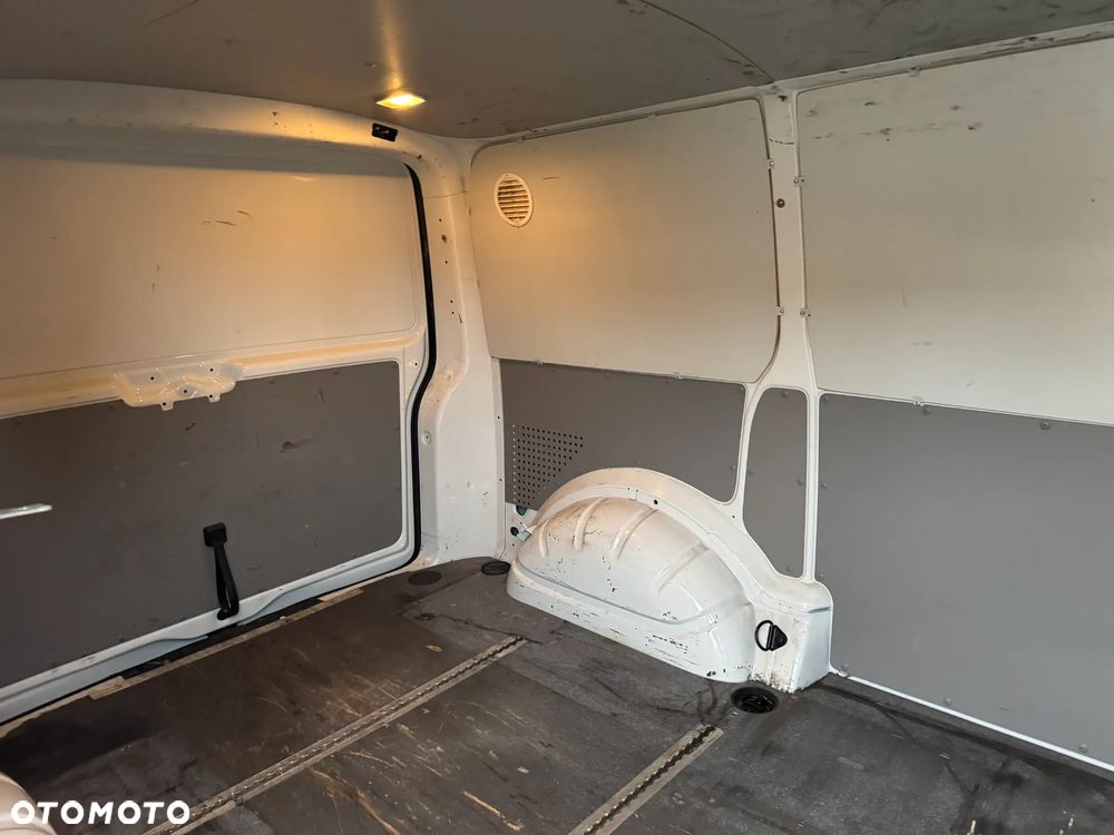 Volkswagen Transporter - 11
