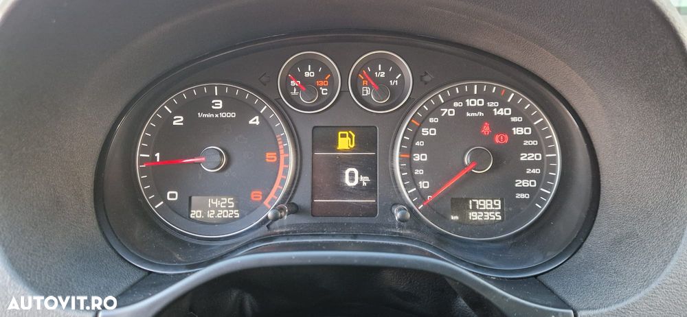 Audi A3 1.6 TDI Sportback DPF Ambiente - 23