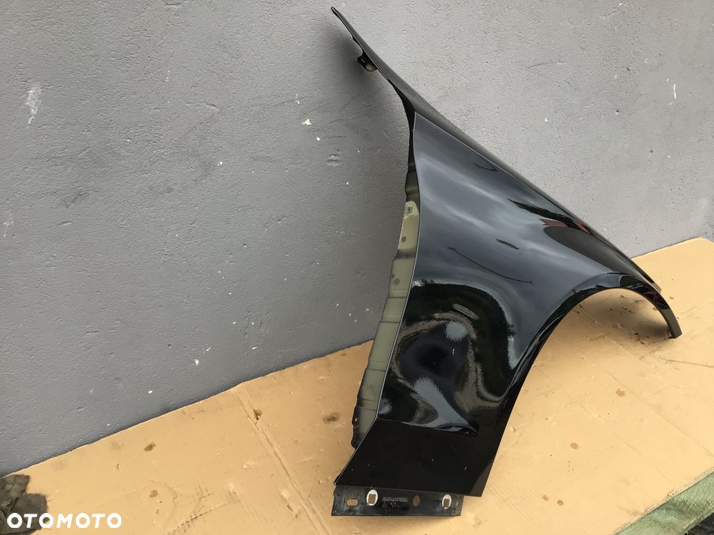 Błotnik przedni prawy Mercedes C-klasa 205 - 4
