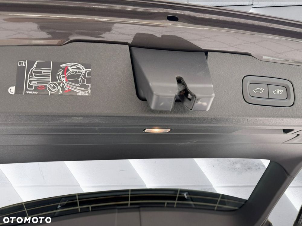 Volvo V60 B4 B DKG Ultra Dark - 7