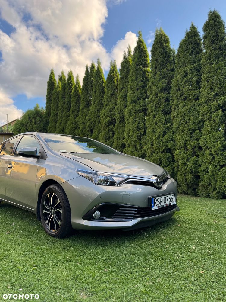 Toyota Auris 1.6 Premium Comfort - 5
