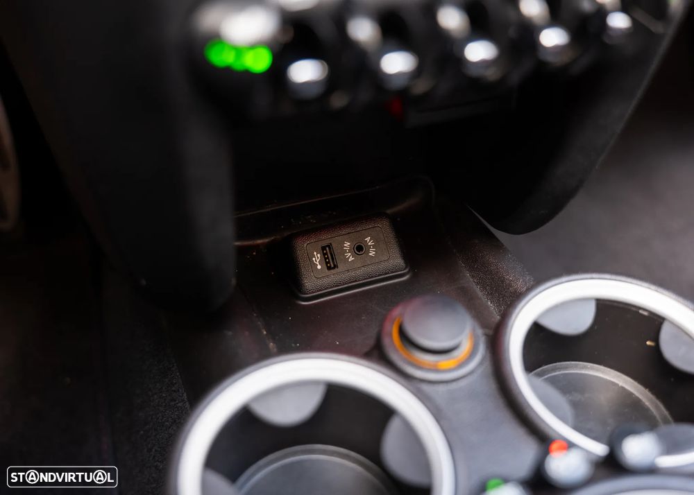 MINI Cabrio John Cooper Works 157g - 33