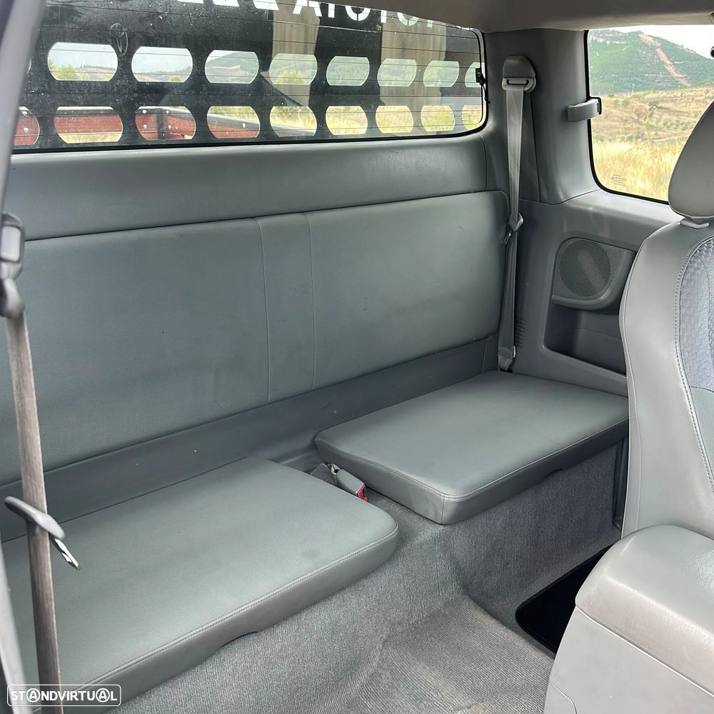 Toyota Hilux 2.5 D-4D 120 CV 4x4 - 4 Lugares - 16