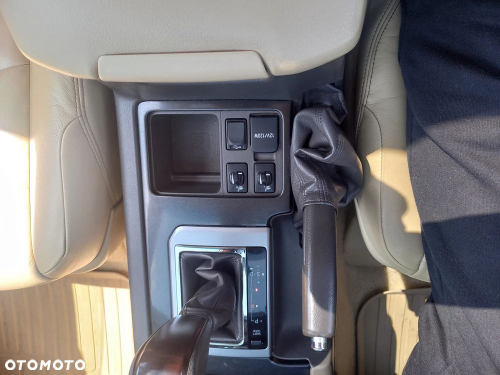 Toyota Land Cruiser LC 2.8 D-4D Invincible - 19