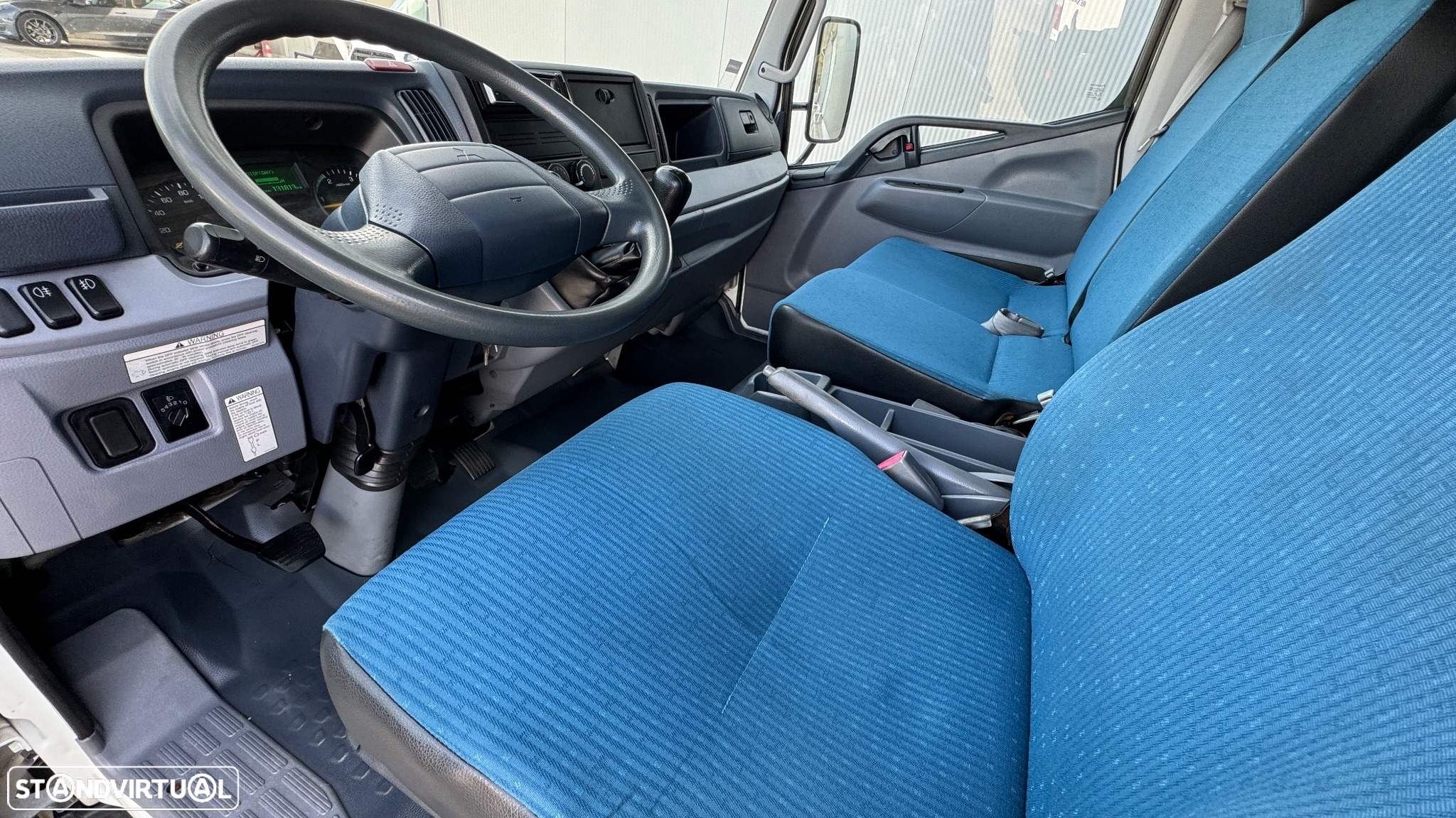 Mitsubishi Canter 3C13 C/Lonas - 23
