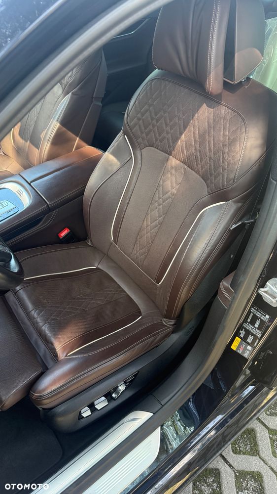BMW Seria 7 745e sport - 9