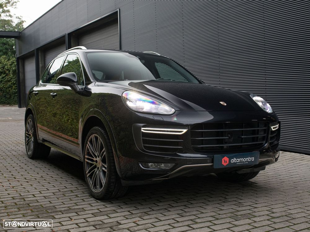 Porsche Cayenne Turbo Tiptronic S - 2