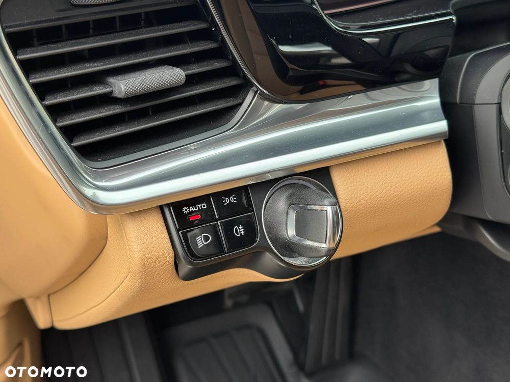 Porsche Panamera 4 - 26