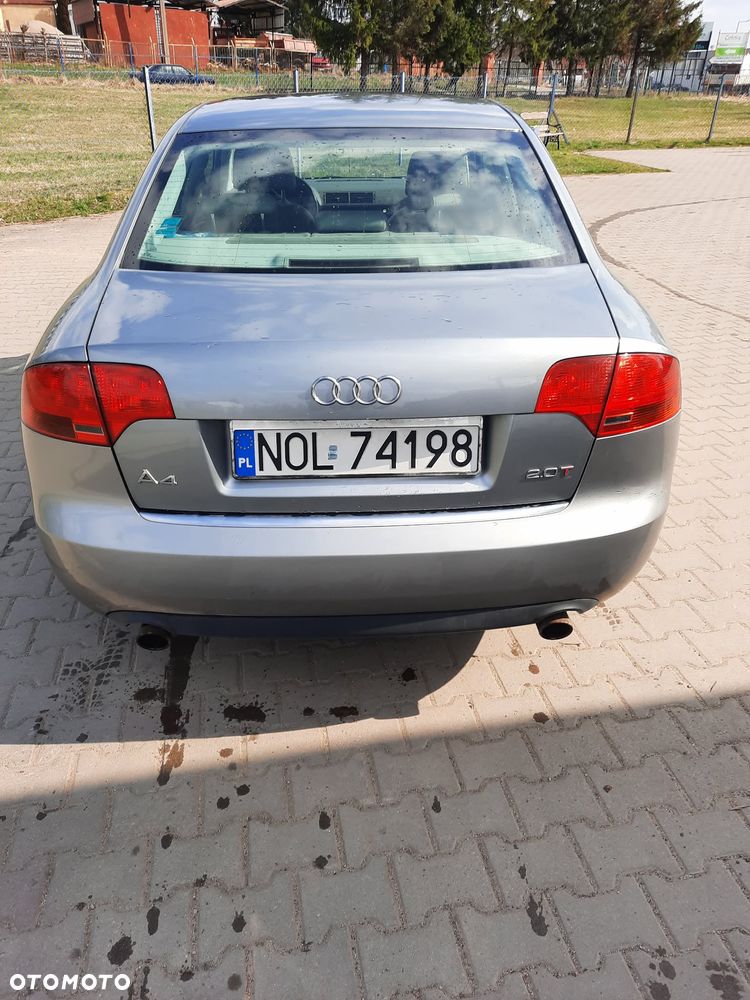Audi A4 Limousine 2.0T FSI Quattro - 5
