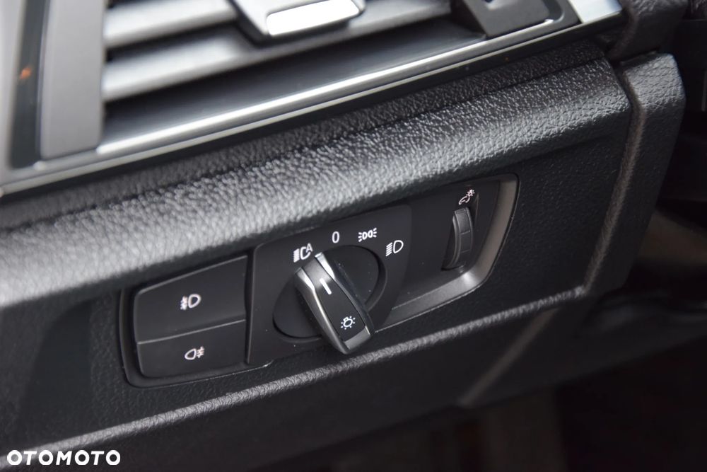 BMW Seria 1 120d xDrive BluePerformance Sport Line - 28