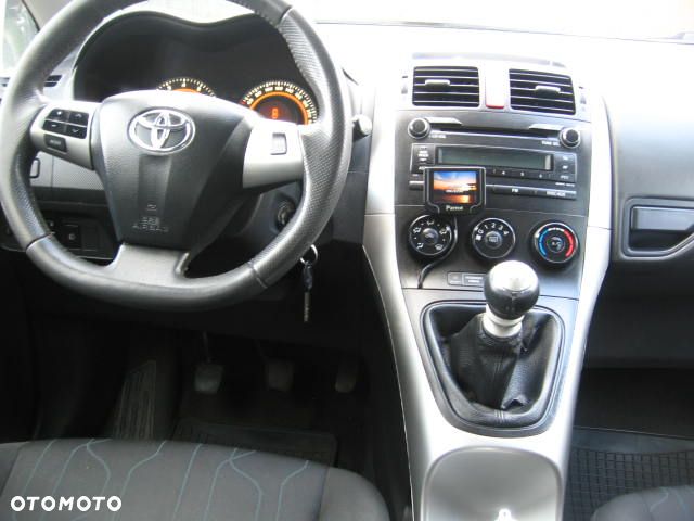 Toyota Auris 1.6 Luna - 12