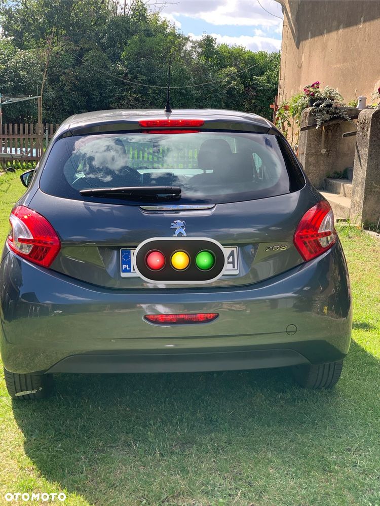 Peugeot 208 - 5