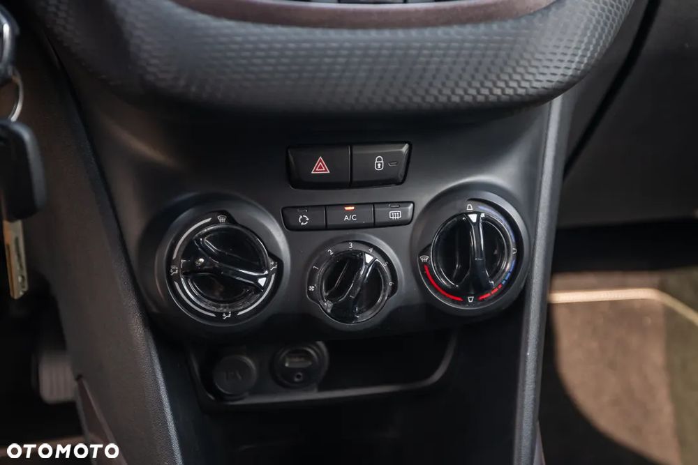 Peugeot 2008 e-HDi FAP 92 STOP & START Business-Line - 26