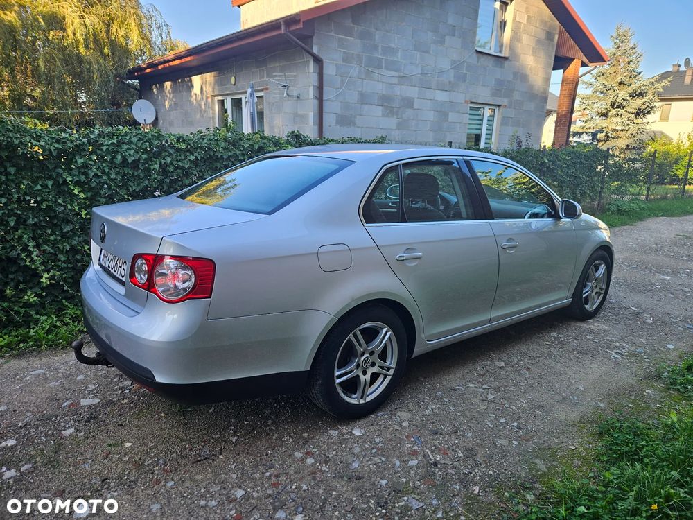 Volkswagen Jetta - 18