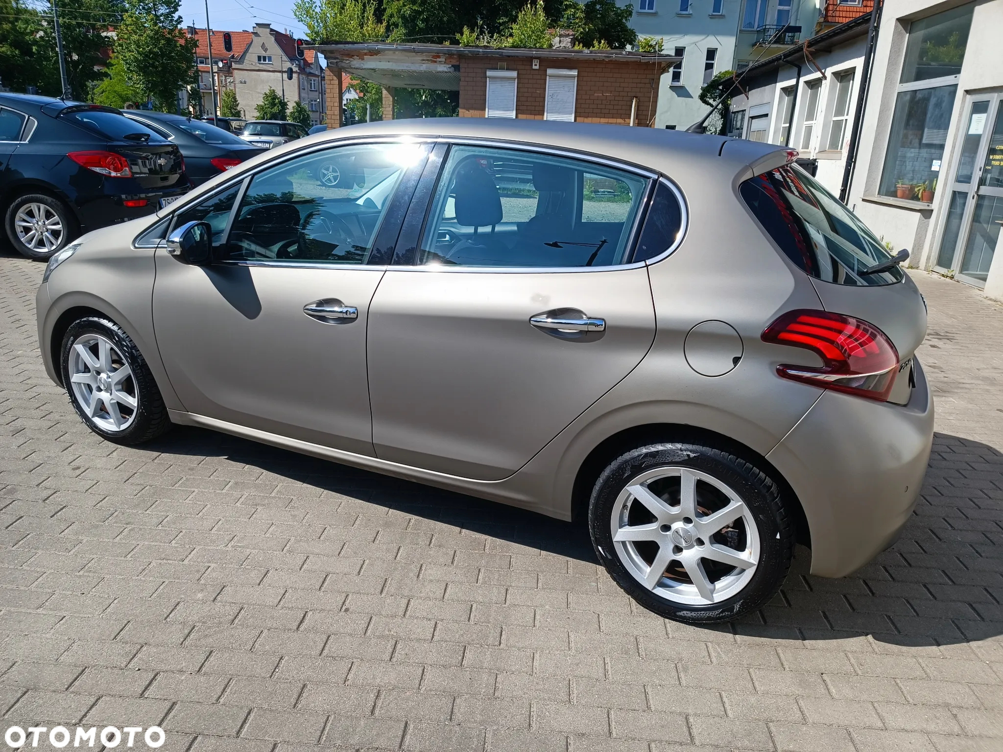 Peugeot 208 1.2 PureTech Allure S&S - 4