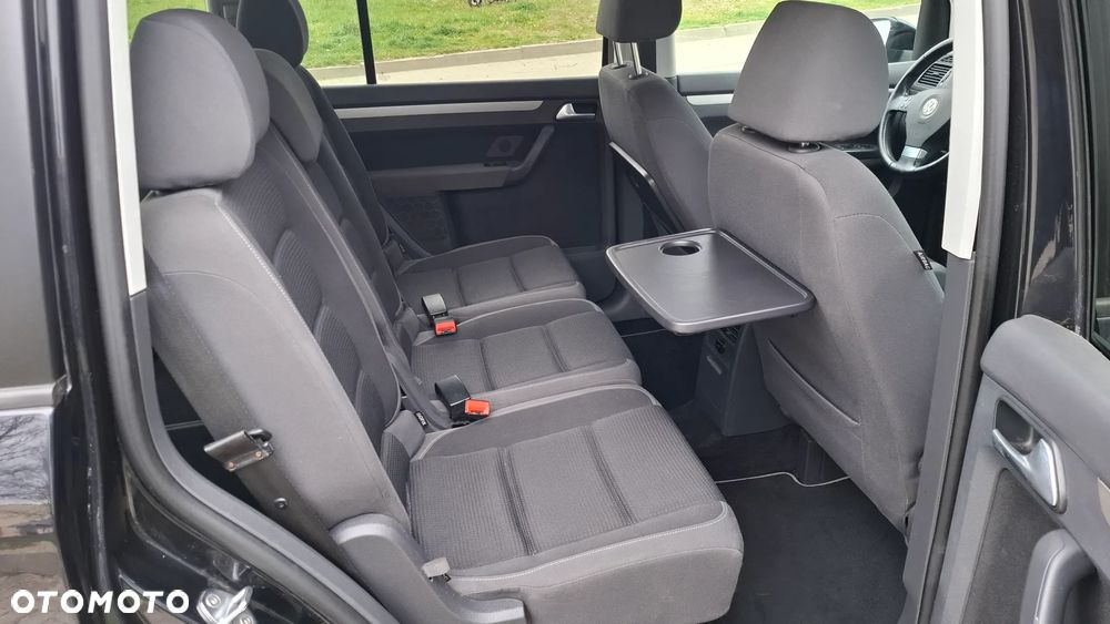 Volkswagen Touran - 14