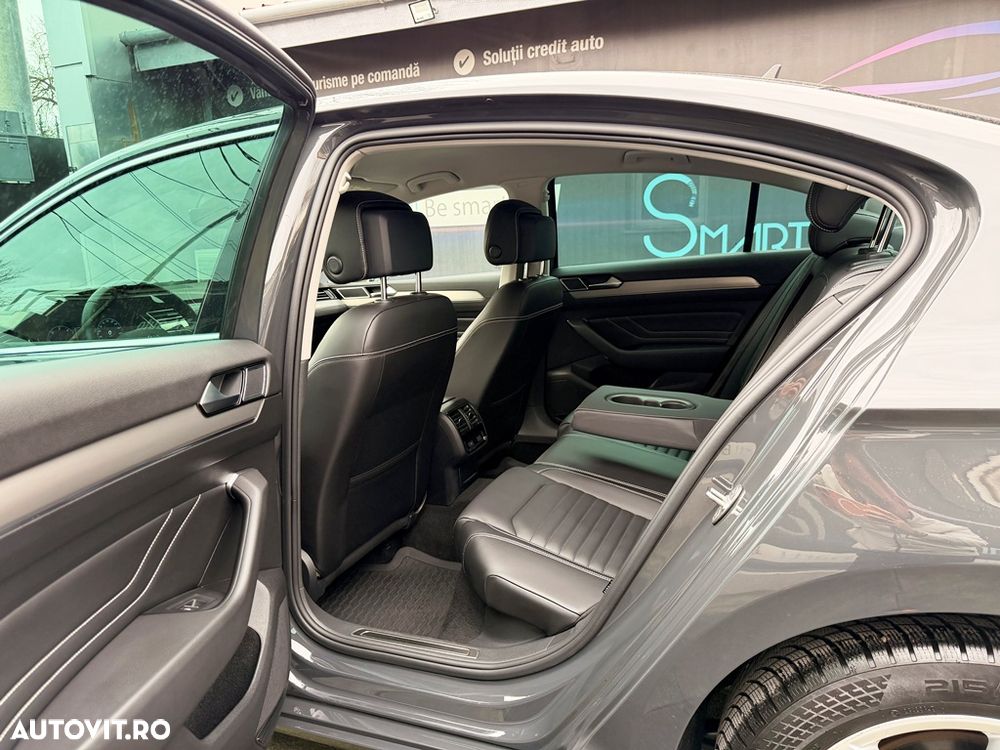 Volkswagen Passat 2.0 TDI DSG Highline - 24