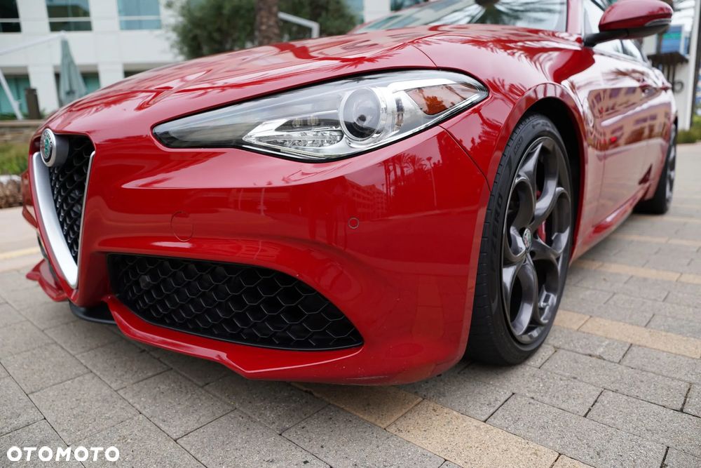 Alfa Romeo Giulia 2.0 Turbo 16V AT8-Q4 Ti - 12