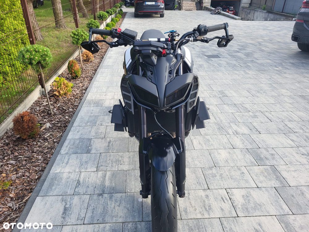 Yamaha MT - 8