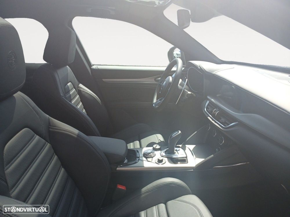 Alfa Romeo Stelvio 2.0 T Veloce Q4 AT8 - 13