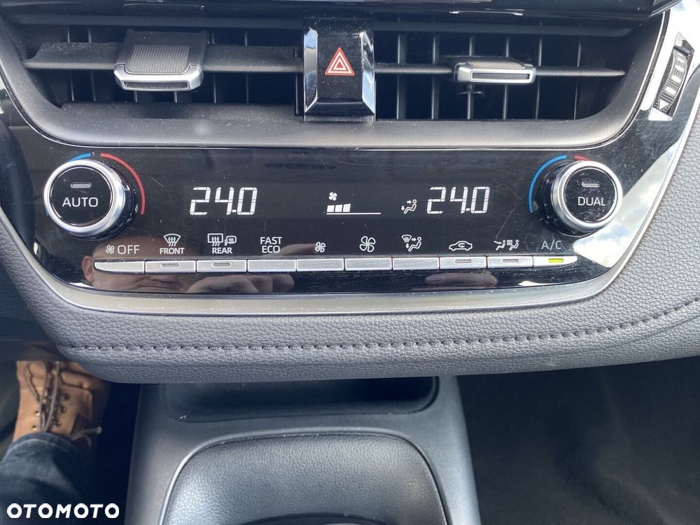 Toyota Corolla 1.8 Hybrid Comfort - 14