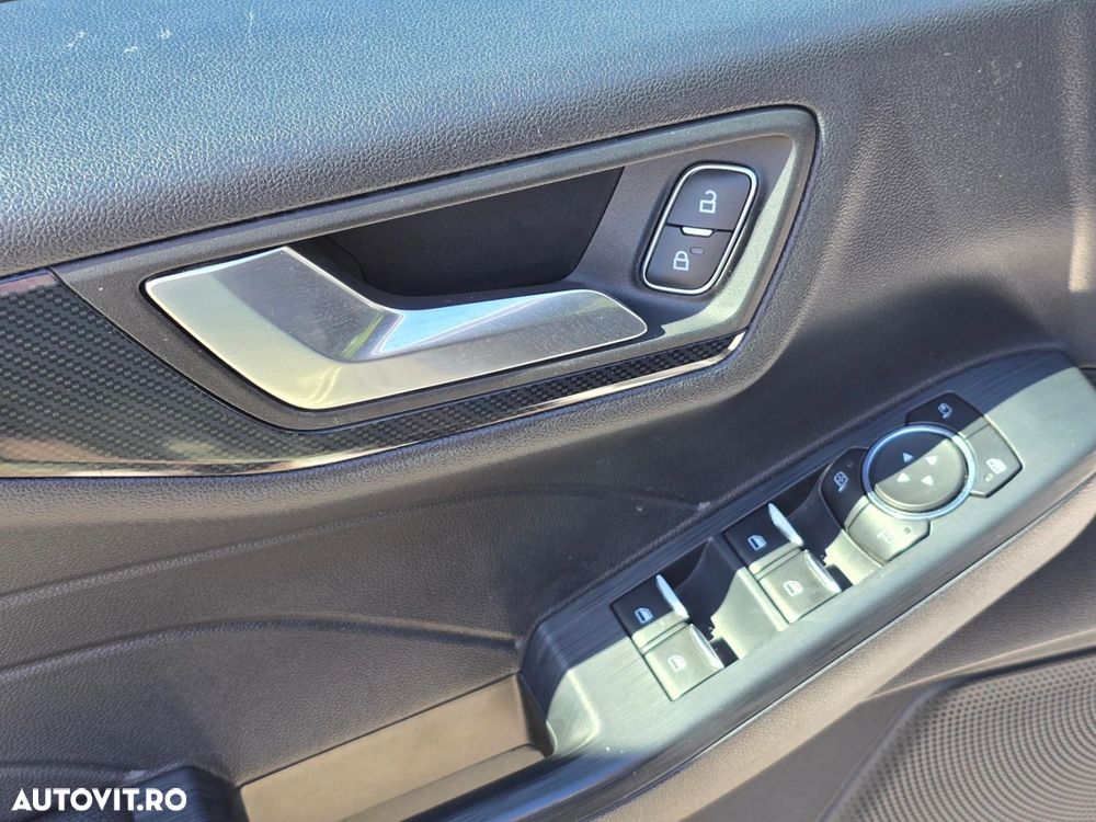 Ford Kuga 2.5 Duratec FHEV 4x4 ST-LINE - 9