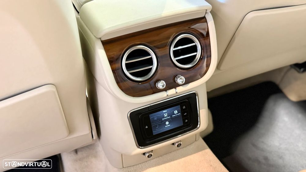 Bentley Bentayga V6 Hybrid - 40