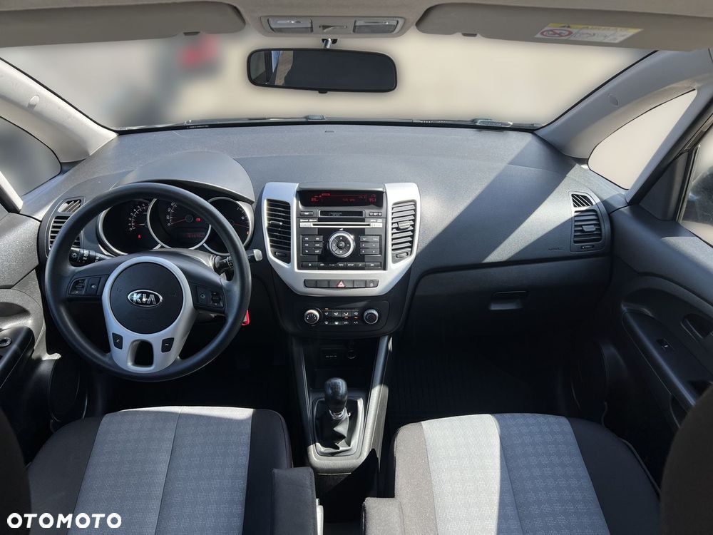 Kia Venga - 12