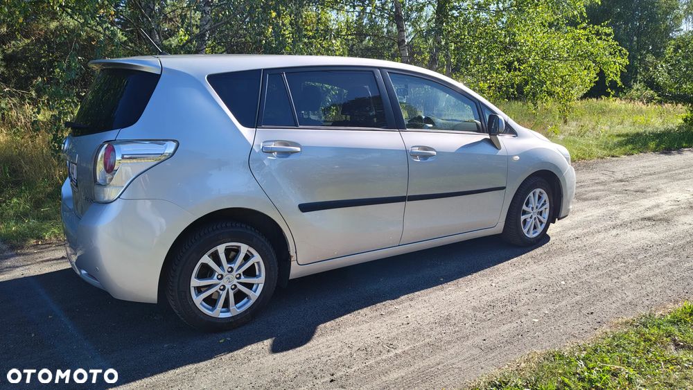Toyota Verso 2.0 D-4D Sol - 4