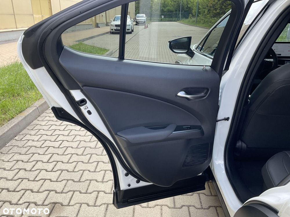 Lexus UX 300h F Sport Design - 16
