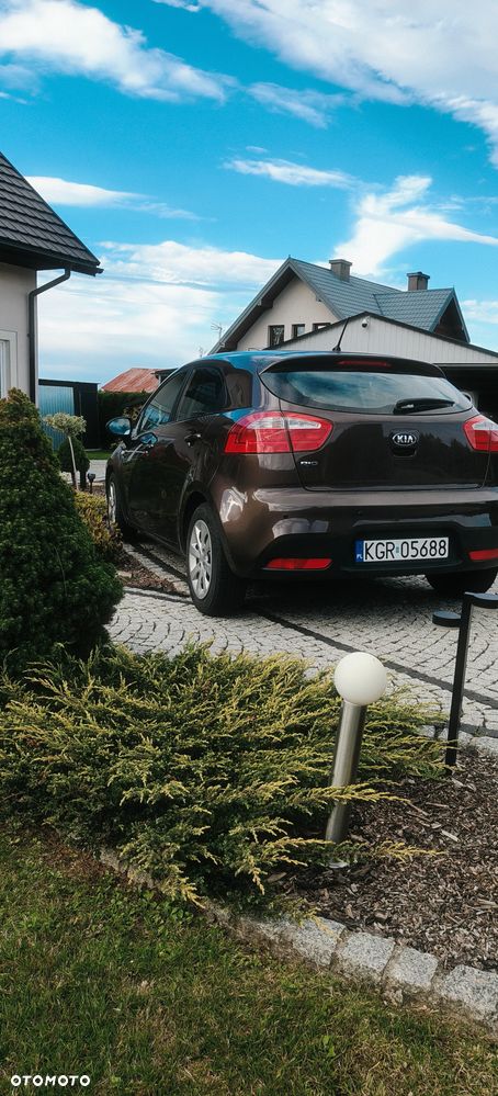 Kia Rio - 2