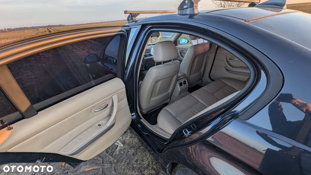 BMW Seria 3 320i - 11