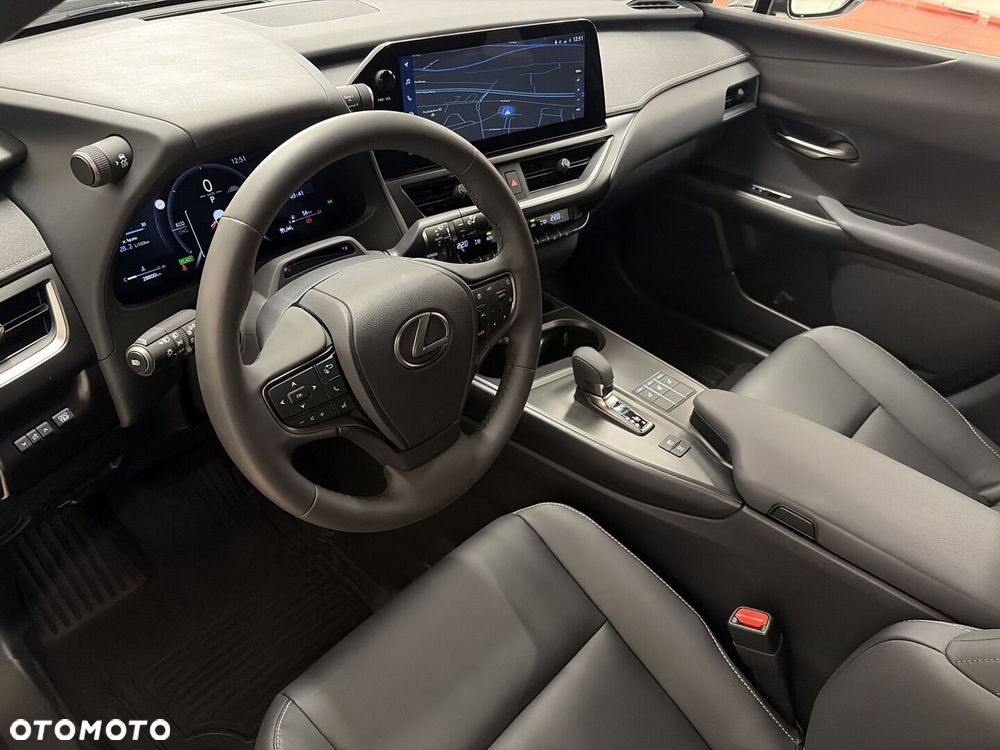 Lexus UX 300h F Sport Design - 11