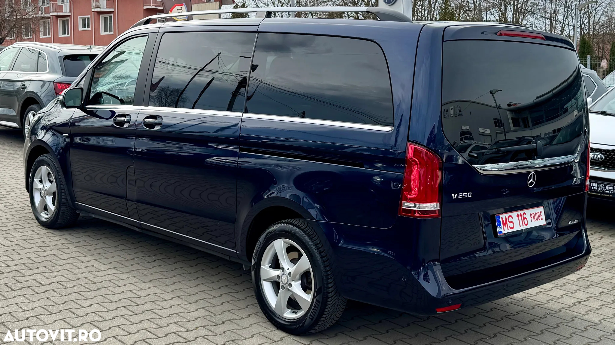 Mercedes-Benz V 250 (BlueTEC) d lang 4Matic 7G-TRONIC Avantgarde Edition - 4