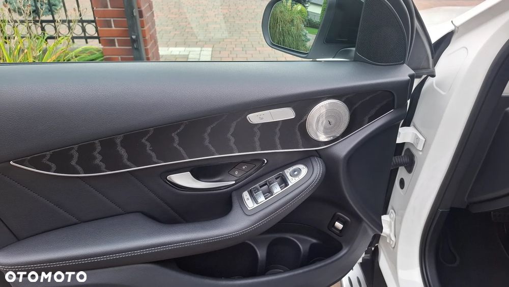 Mercedes-Benz GLC 200 d 4Matic 9G-TRONIC Exclusive - 25