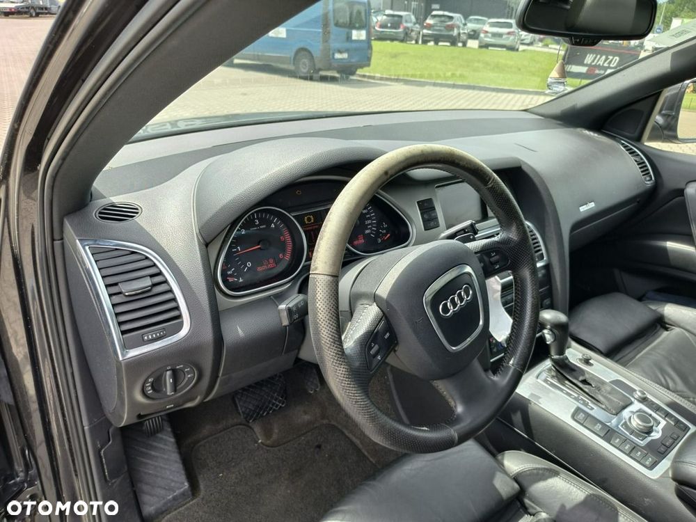 Audi Q7 - 11