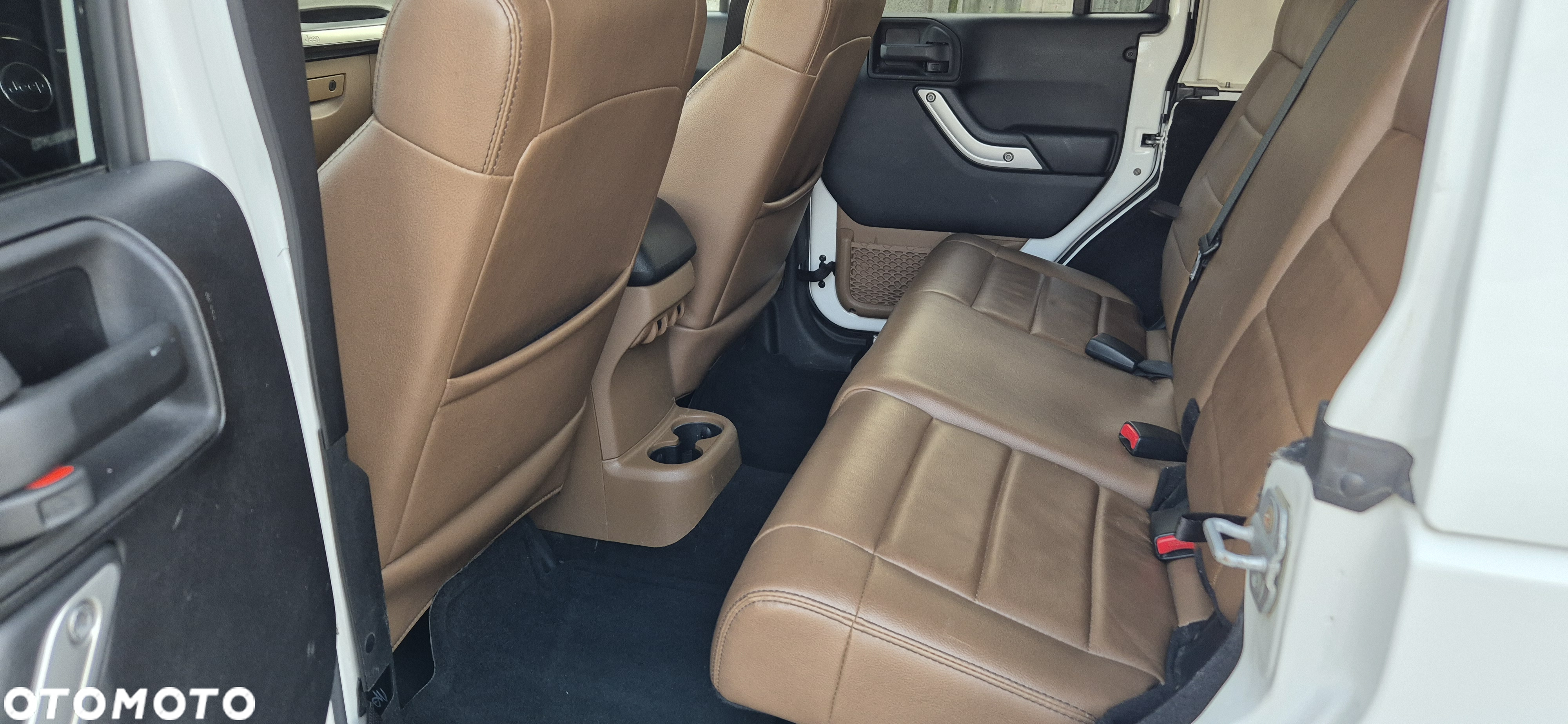 Jeep Wrangler - 12