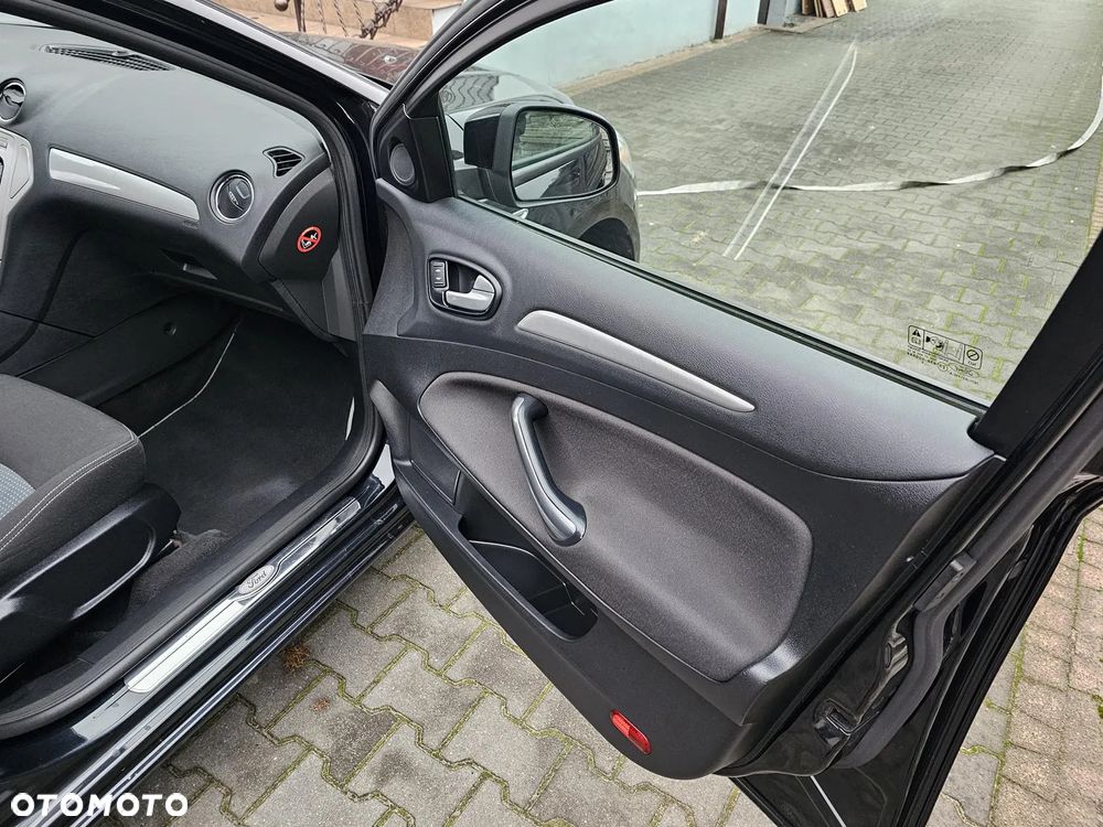 Ford Mondeo SW 2.0 Titanium - 14